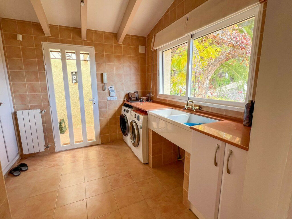 Detached Villa Altea Alicante - image 13
