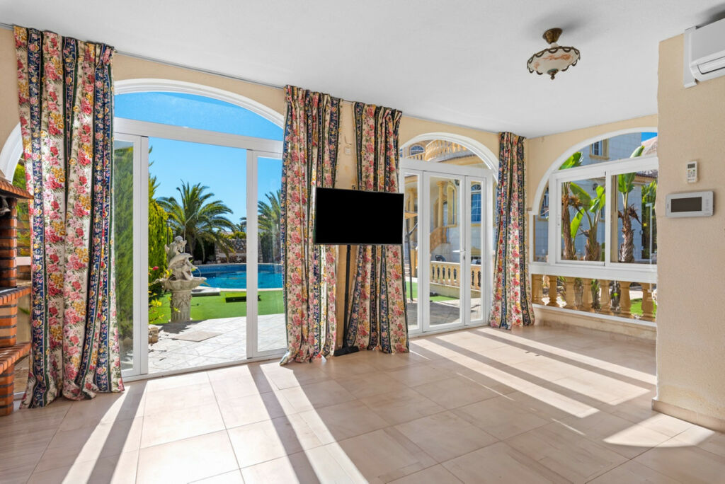 Detached Villa Playa Flamenca Alicante - image 13