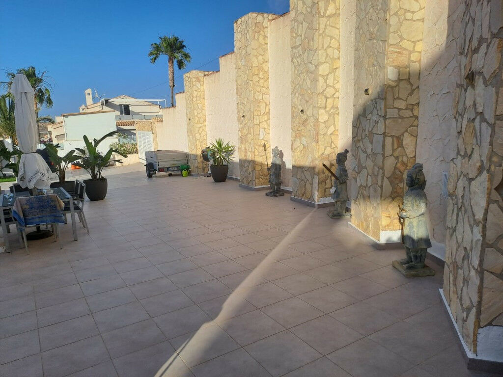 Detached Villa Ciudad Quesada Alicante - image 12