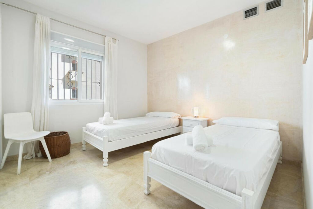 Ground Floor Apartment Estepona Málaga - image 13