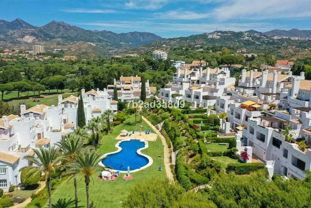 Middle Floor Apartment Los Monteros Málaga - image 13