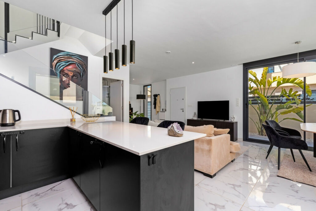 Detached Villa Los Montesinos Alicante - image 12