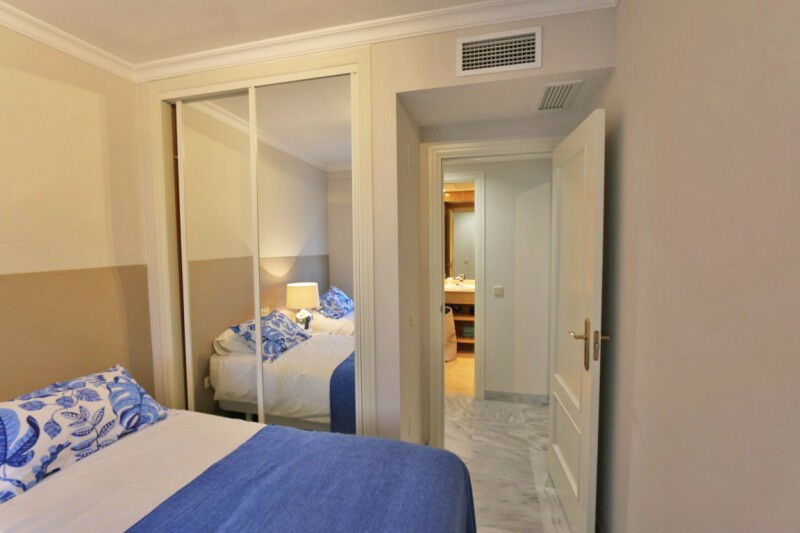 Middle Floor Apartment Nueva Andalucía Málaga - image 13