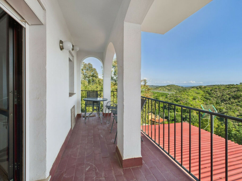 Middle Floor Apartment Estepona Málaga - image 13