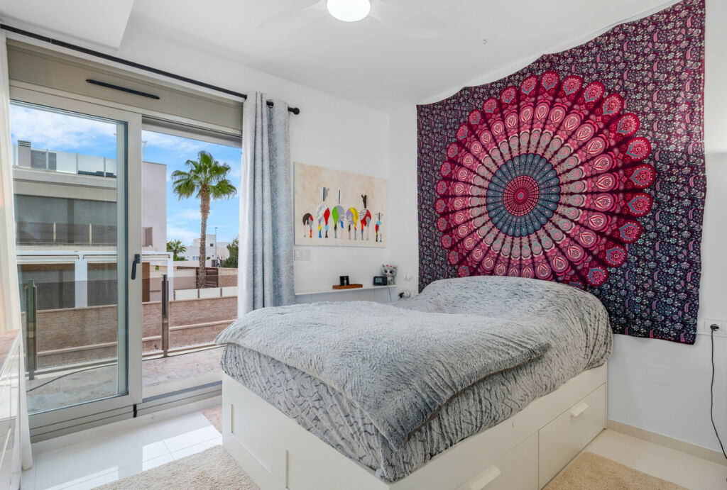 Detached Villa Villamartin Alicante - image 12