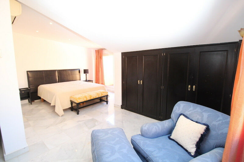 Semi-Detached House The Golden Mile Málaga - image 13