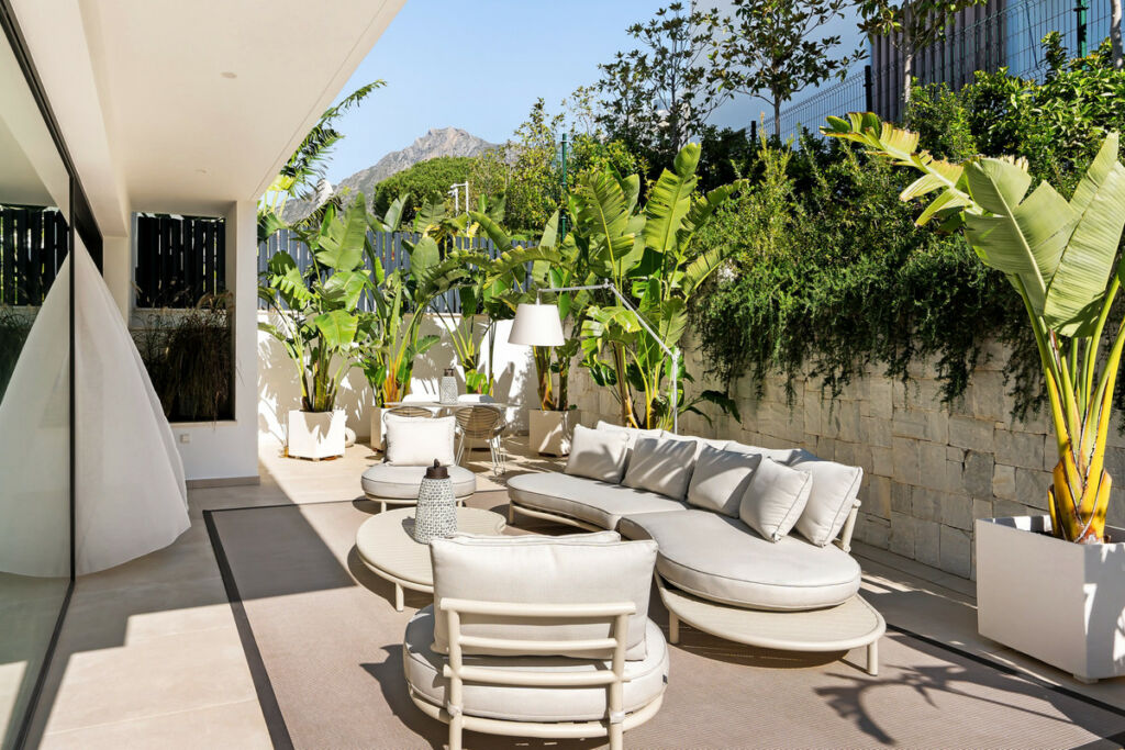 Semi-Detached House Sierra Blanca Málaga - image 13