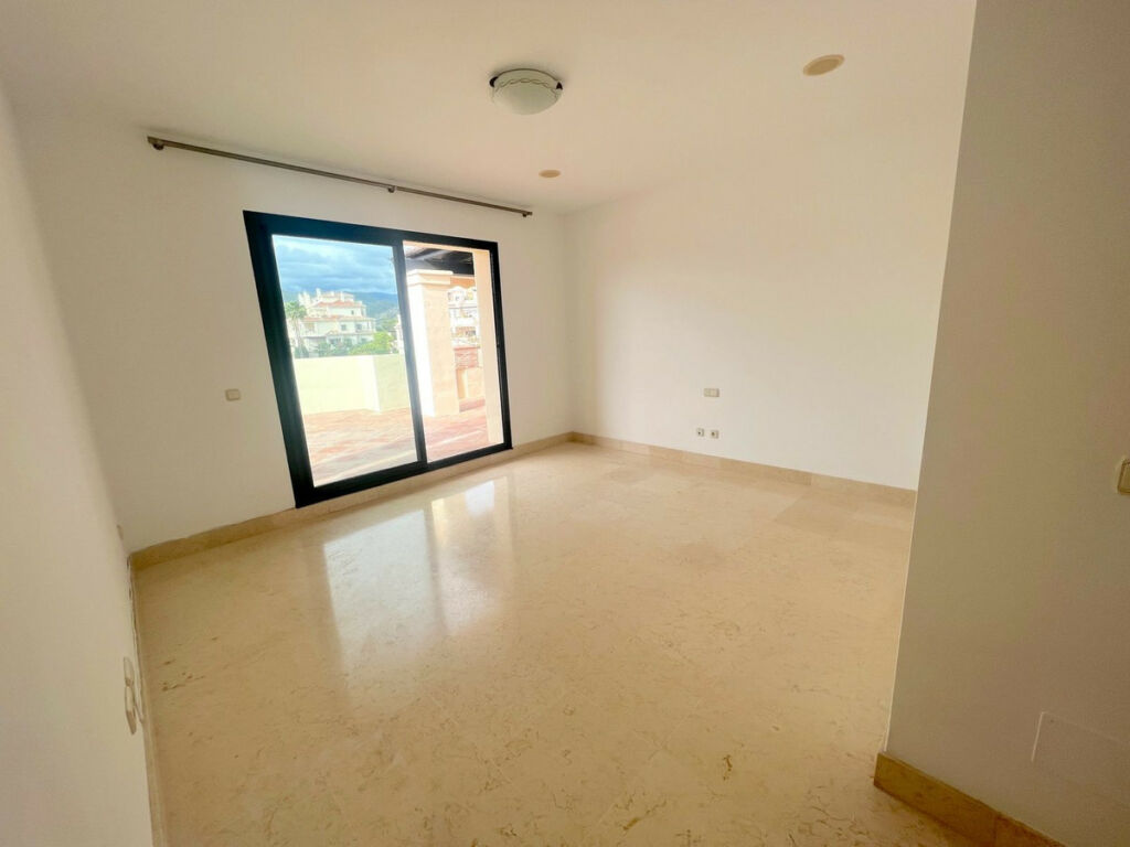 Penthouse Duplex Benahavís Málaga - image 13