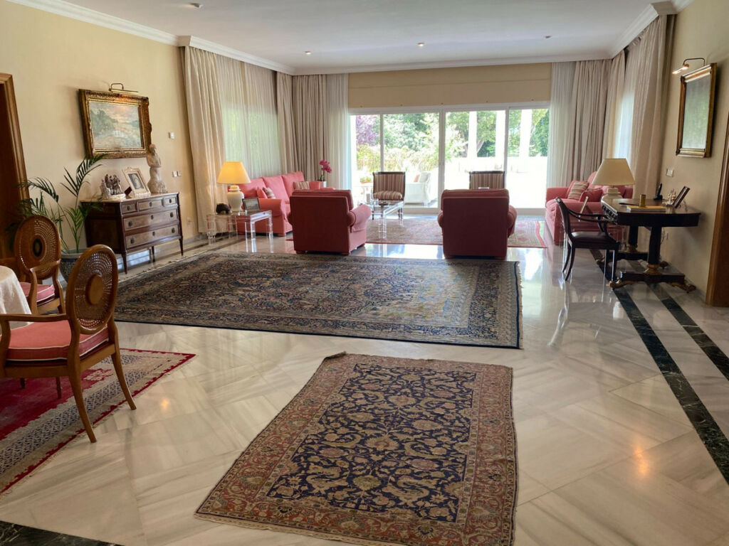 Detached Villa Guadalmina Baja Málaga - image 13