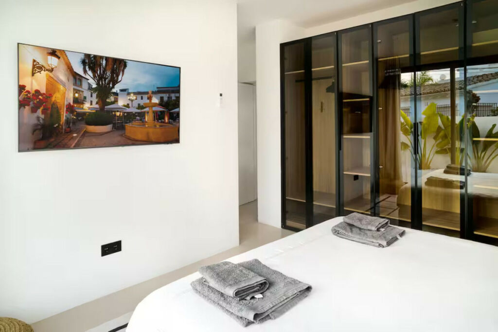 Detached Villa Cortijo Blanco Málaga - image 14