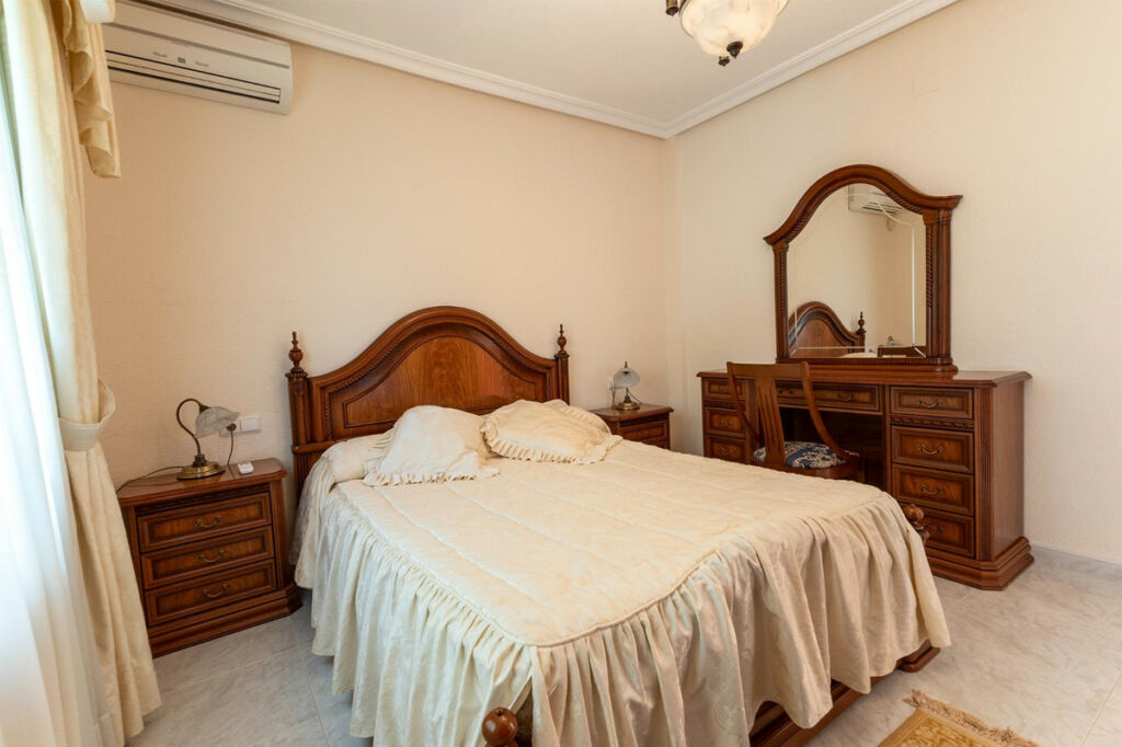 Detached Villa Ciudad Quesada Alicante - image 14