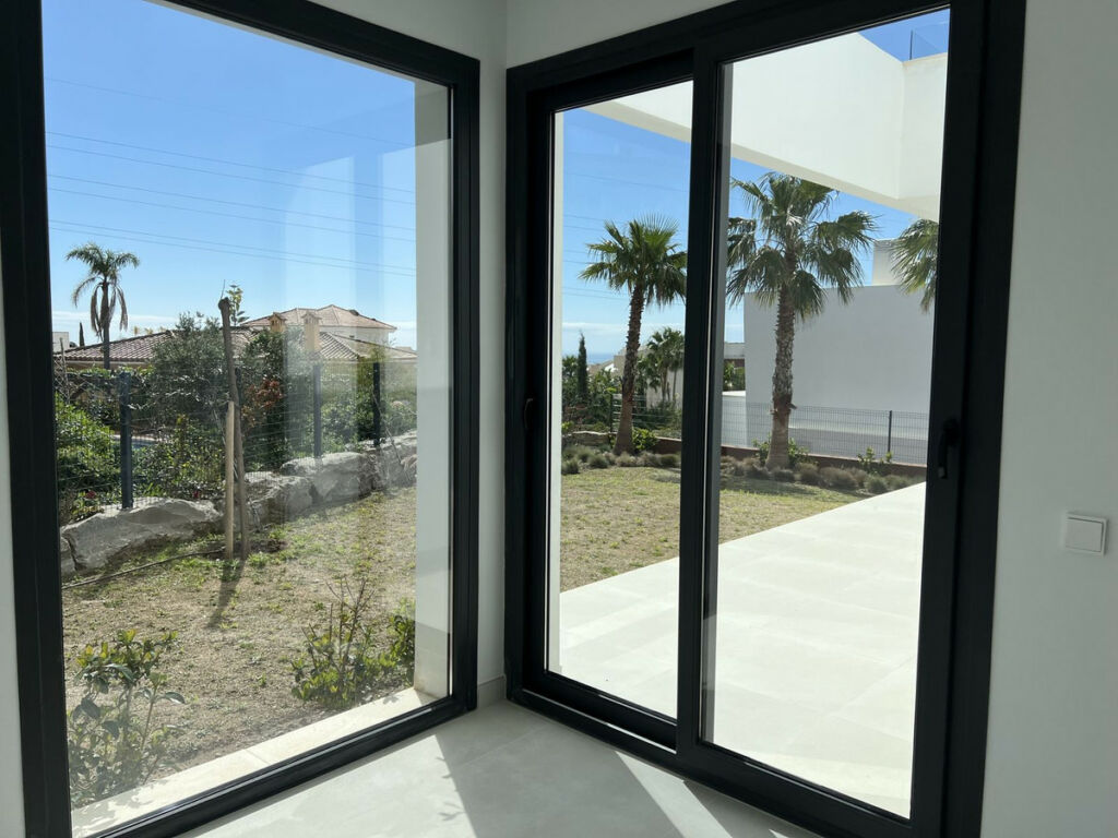Detached Villa Fuengirola Málaga - image 10