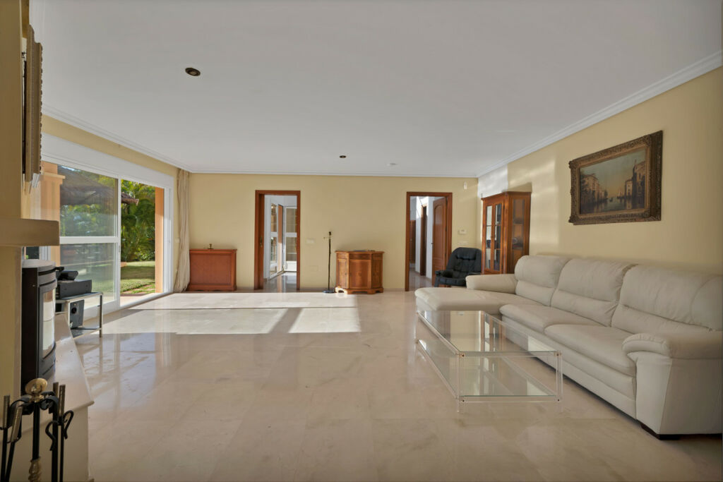 Detached Villa Hacienda Las Chapas Málaga - image 14