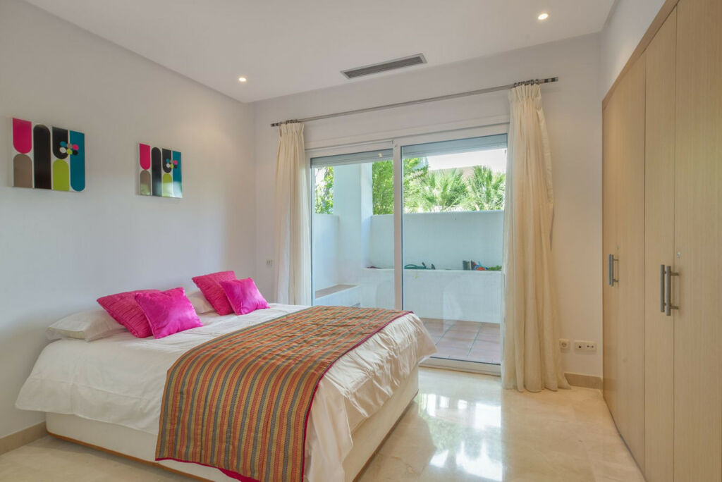 Ground Floor Apartment Estepona Málaga - image 16