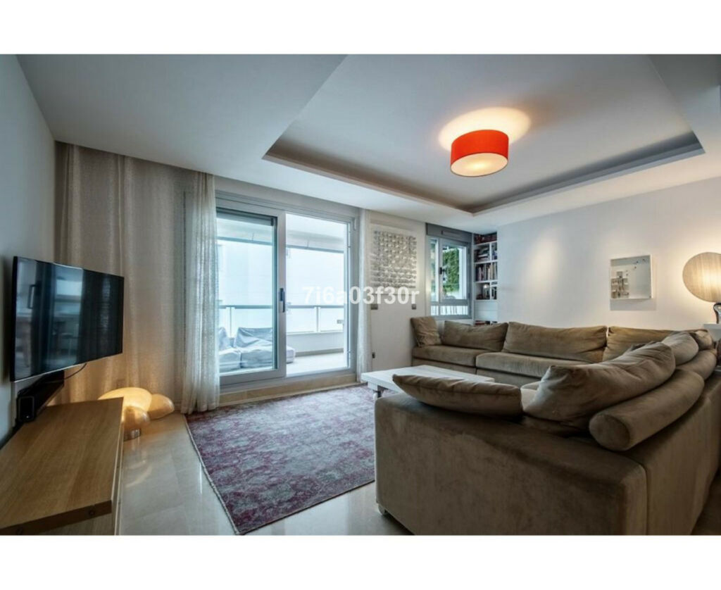 Middle Floor Apartment San Pedro de Alcántara Málaga - image 4