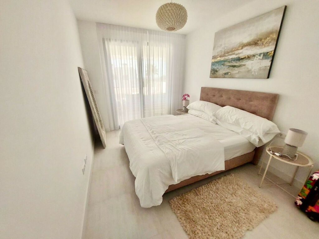 Middle Floor Apartment Estepona Málaga - image 14