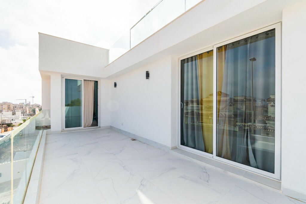 Detached Villa Villamartin Alicante - image 14