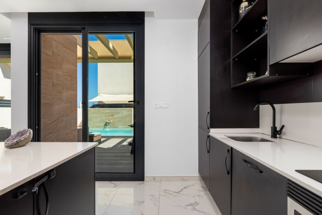 Detached Villa Los Montesinos Alicante - image 13