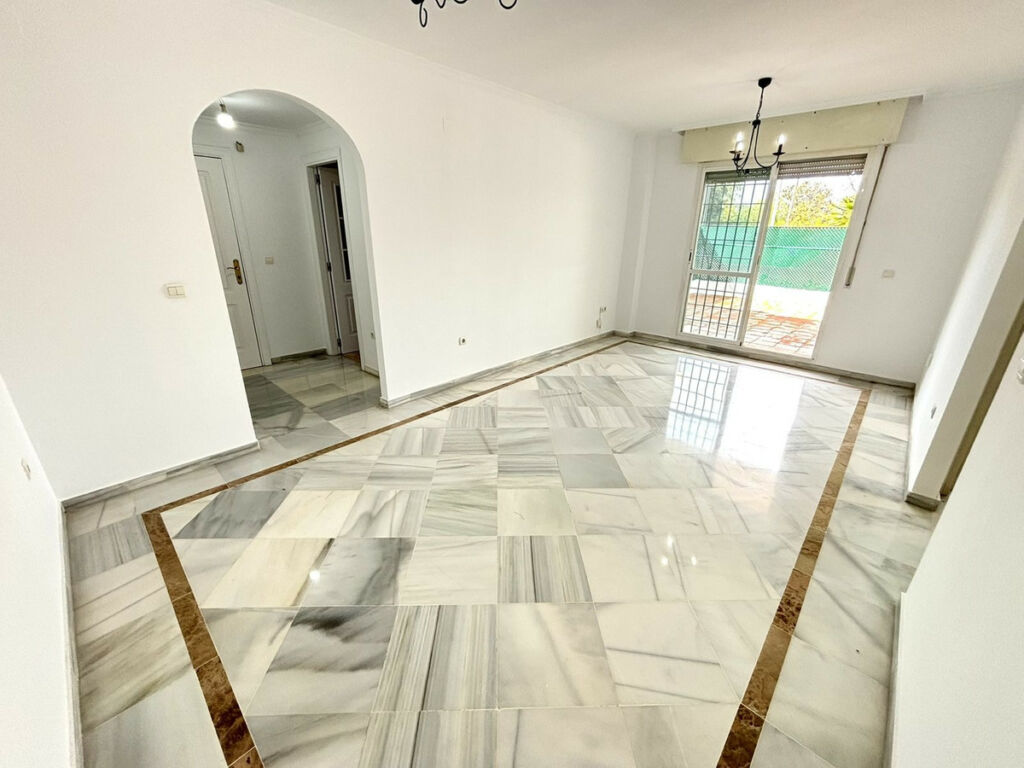 Ground Floor Apartment Puerto Banús Málaga - image 14