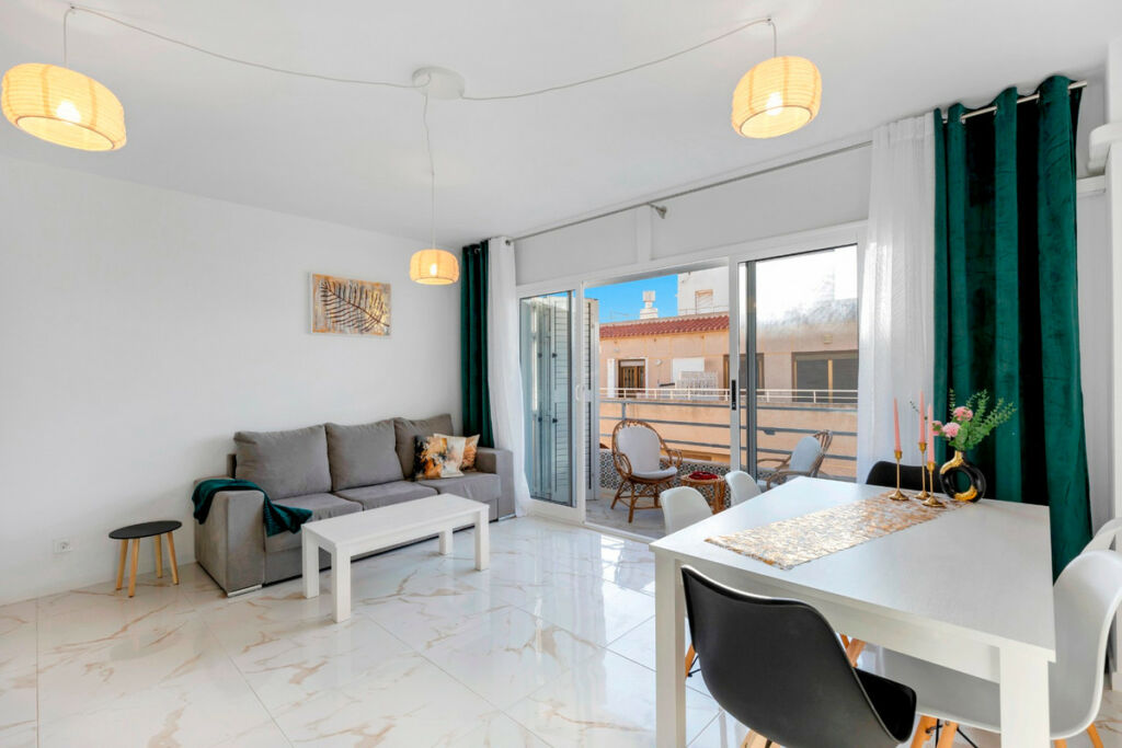 Middle Floor Apartment La Mata Alicante - image 14