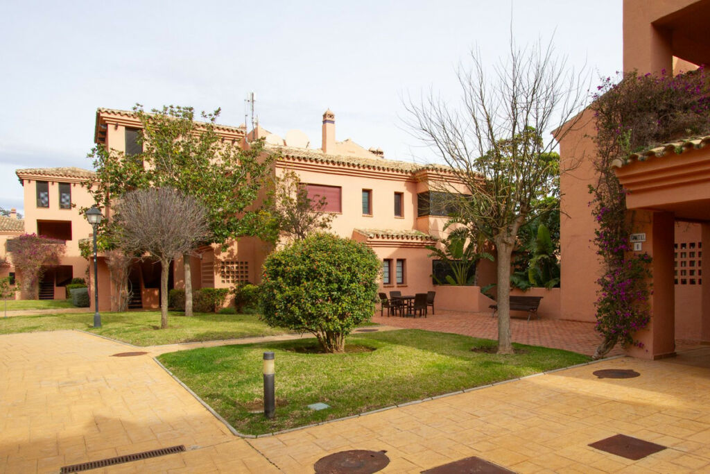 Ground Floor Apartment La Mairena Málaga - image 14