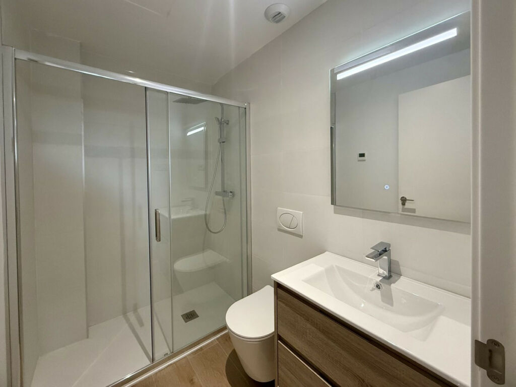 Middle Floor Apartment Higueron Málaga - image 16