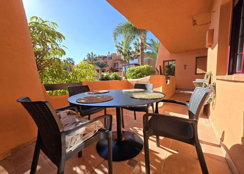 Ground Floor Apartment La Mairena Málaga - image 15