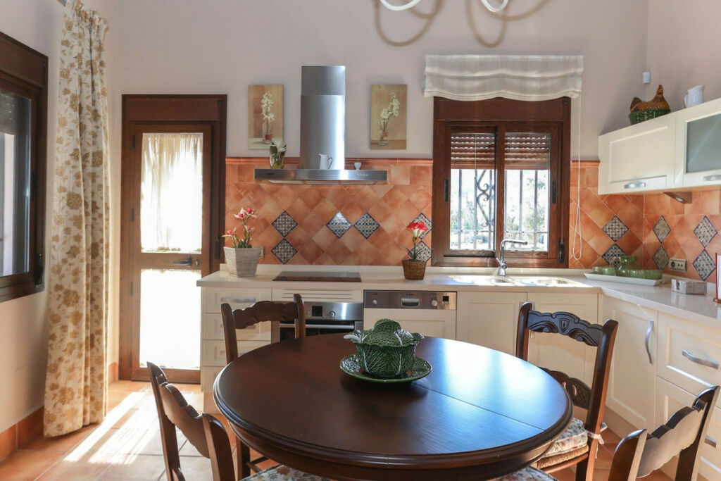 Detached Villa Guaro Málaga - image 14