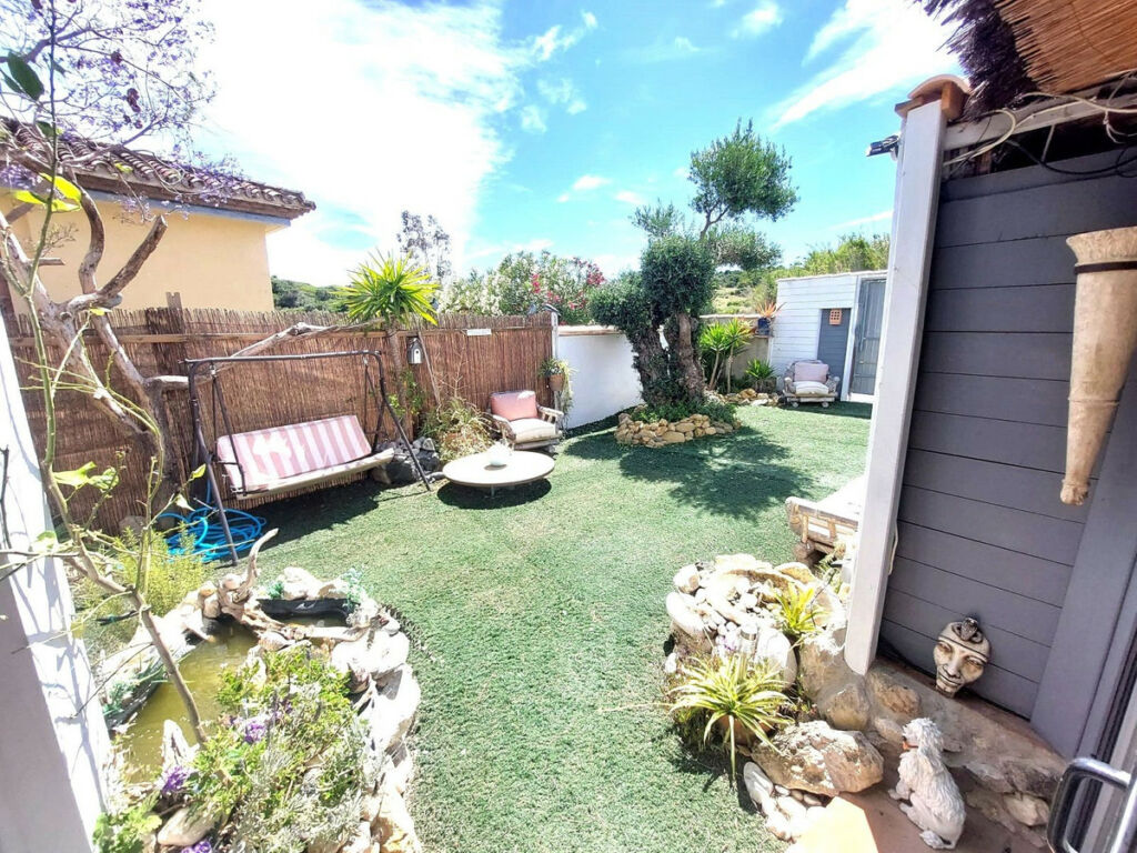 Detached Villa Estepona Málaga - image 14