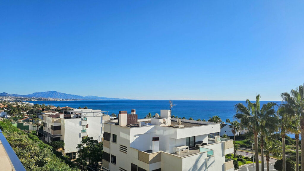 Middle Floor Apartment Casares Playa Málaga - image 14