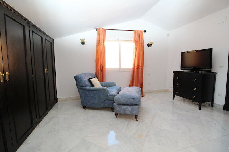 Semi-Detached House The Golden Mile Málaga - image 14