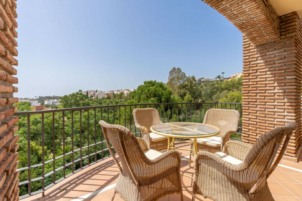 Middle Floor Apartment Los Arqueros Málaga - image 14