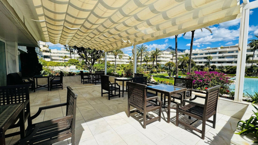 Middle Floor Apartment Puerto Banús Málaga - image 14