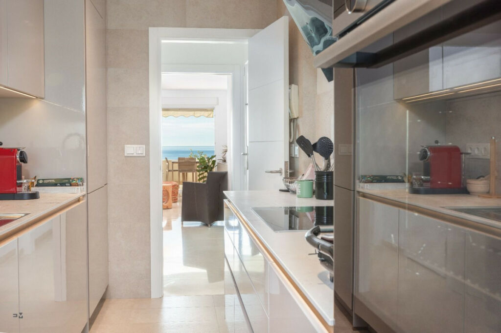 Middle Floor Apartment Estepona Málaga - image 14