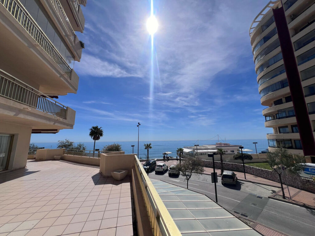 Middle Floor Apartment Fuengirola Málaga - image 14