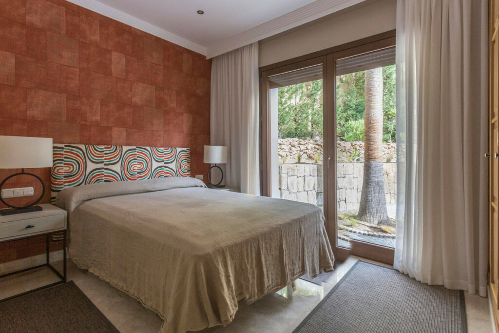 Detached Villa El Madroñal Málaga - image 15