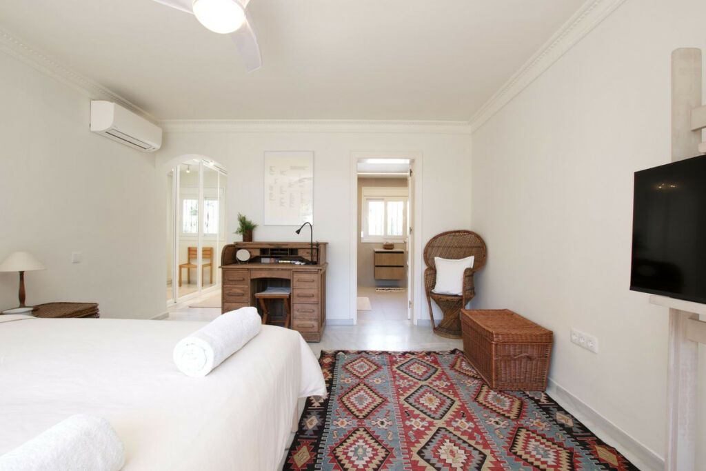 Detached Villa Costabella Málaga - image 15