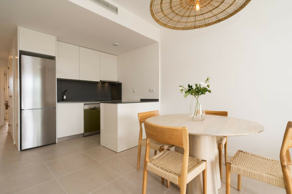 Middle Floor Apartment Estepona Málaga - image 15