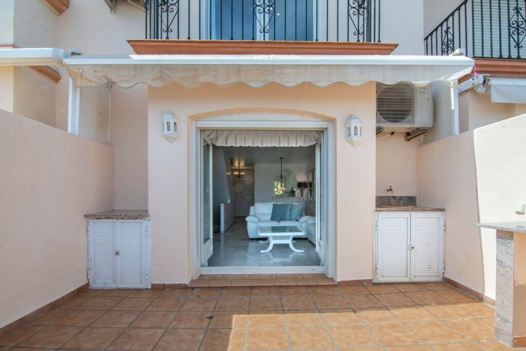 Townhouse Estepona Málaga - image 16
