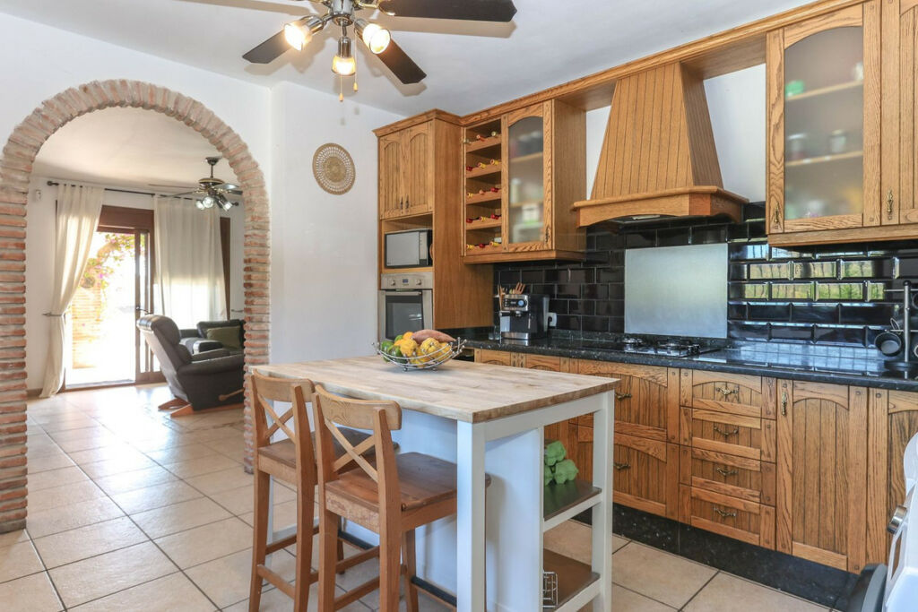 Detached Villa Alozaina Málaga - image 16