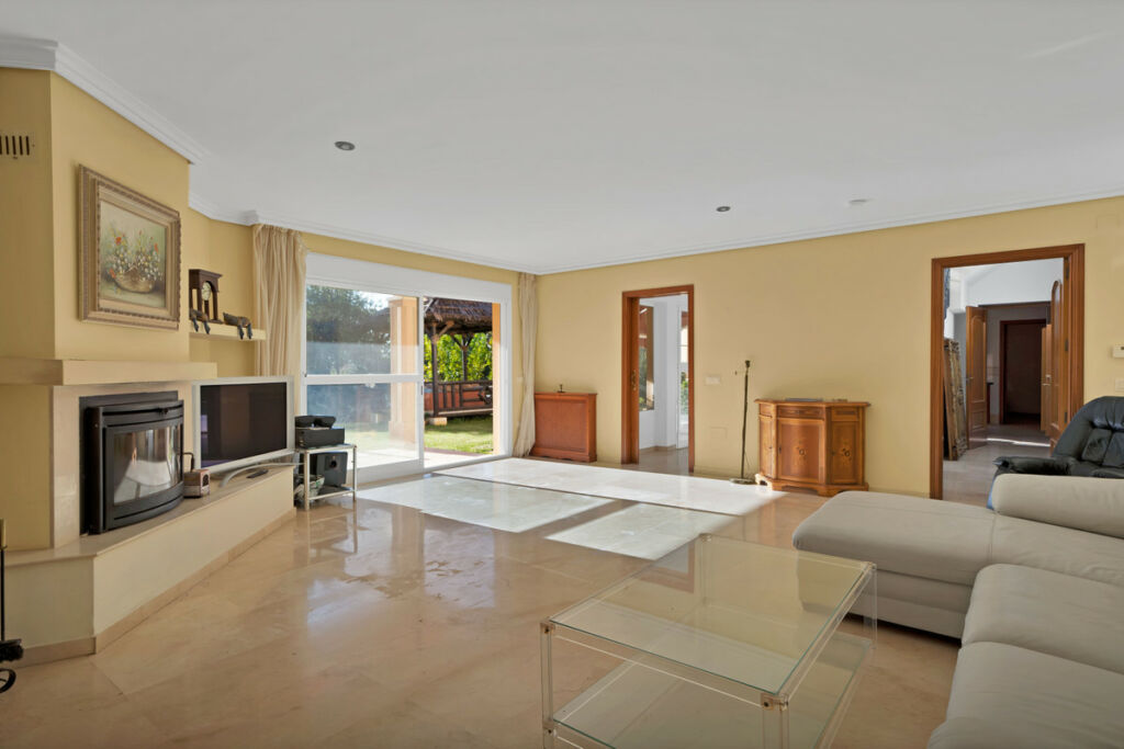 Detached Villa Hacienda Las Chapas Málaga - image 15