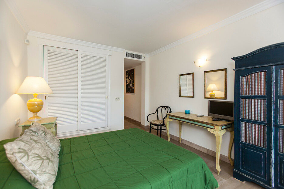 Middle Floor Apartment Elviria Málaga - image 15