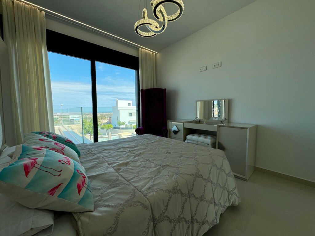 Detached Villa San Miguel de Salinas Alicante - image 15