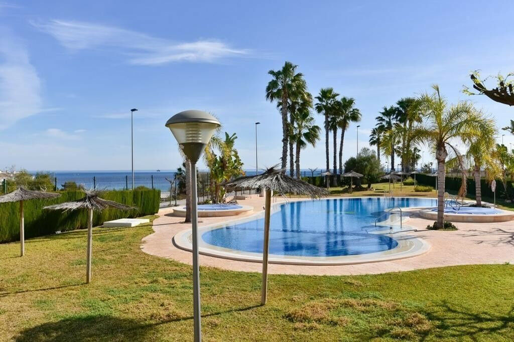 Ground Floor Apartment Mil Palmeras Alicante - image 3