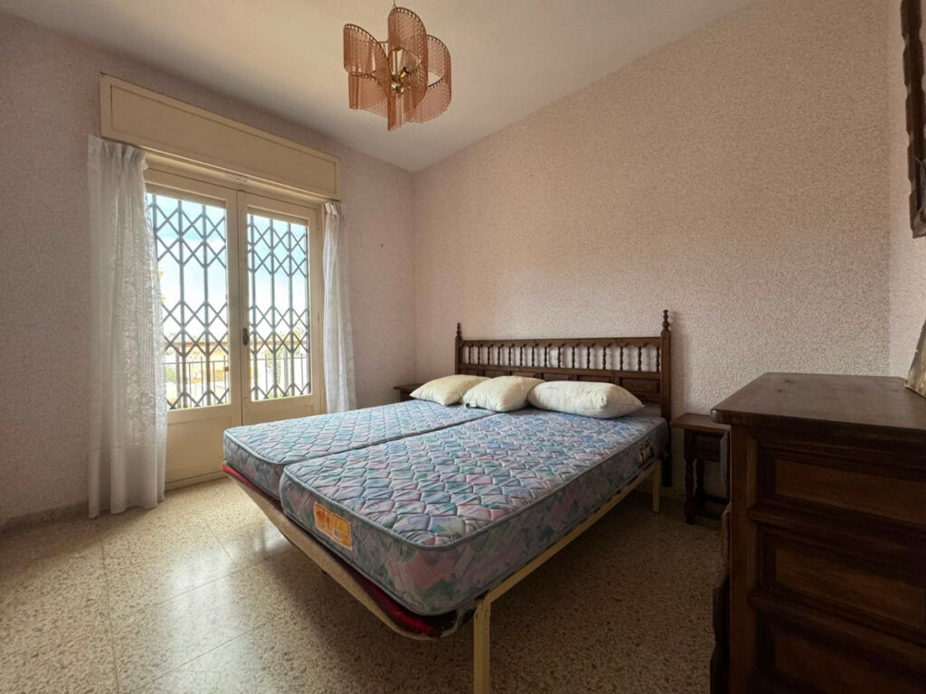 Detached Villa La Zenia Alicante - image 18