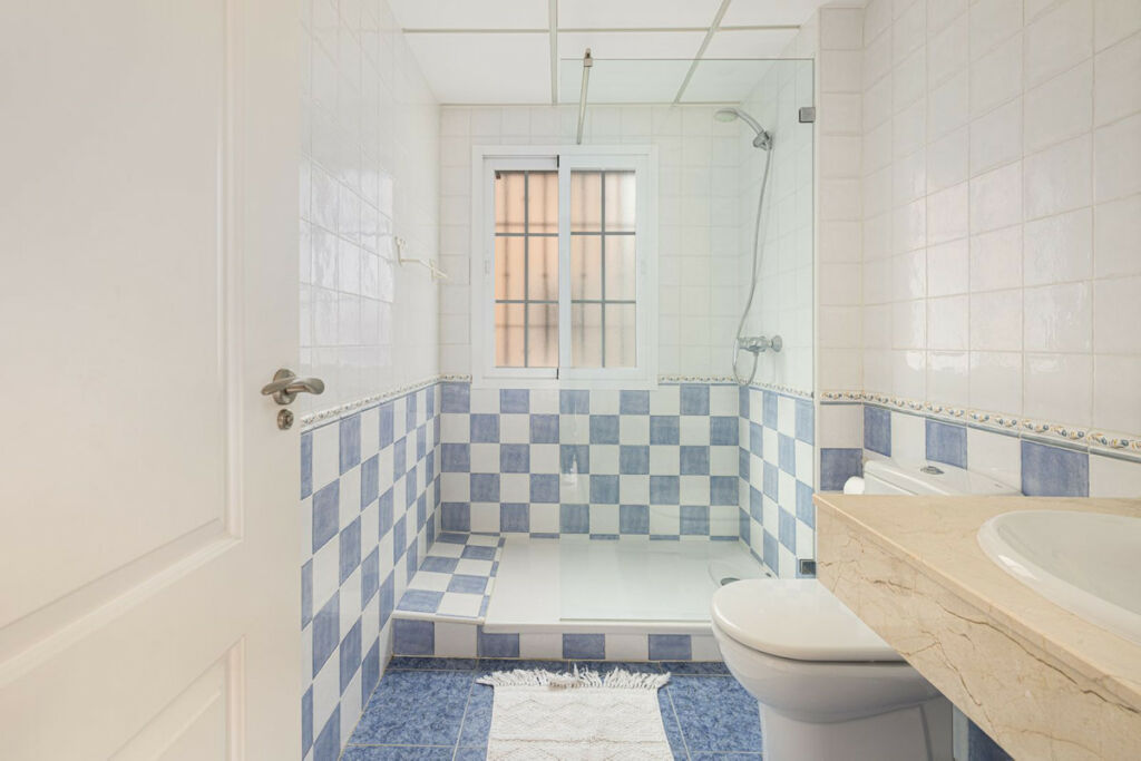 Detached Villa Elviria Málaga - image 18