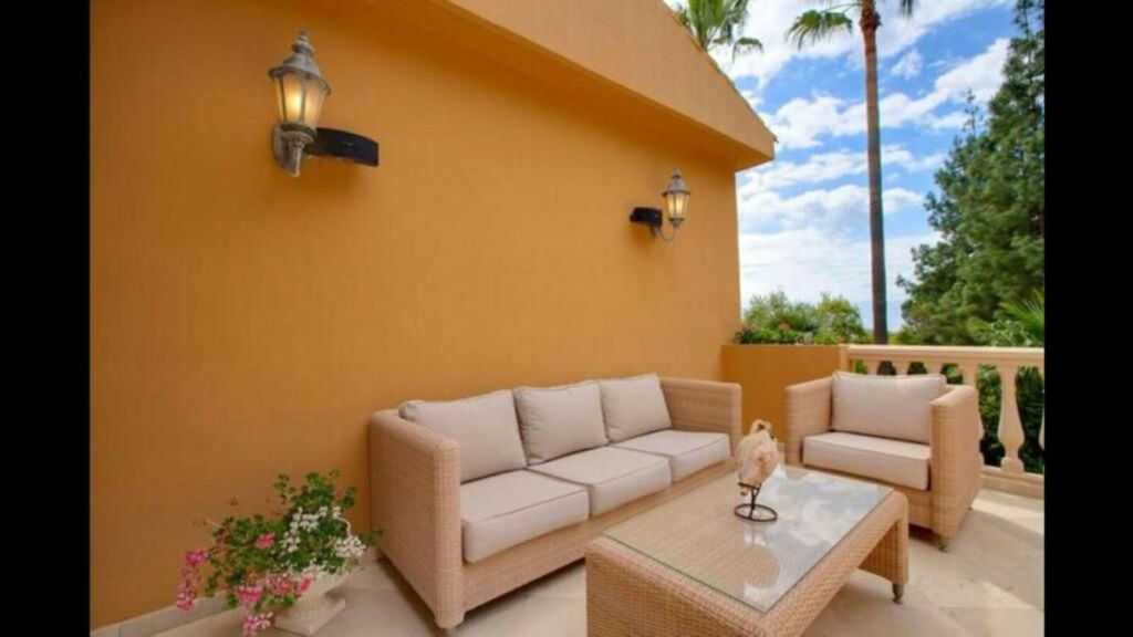 Detached Villa The Golden Mile Málaga - image 15