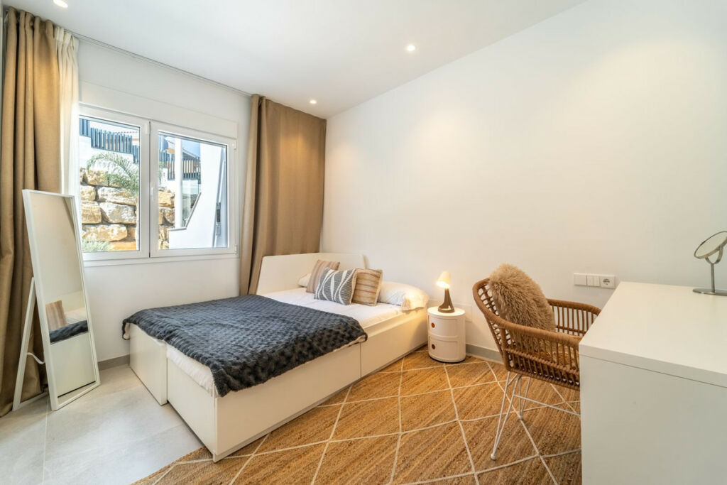 Ground Floor Apartment Higueron Málaga - image 15