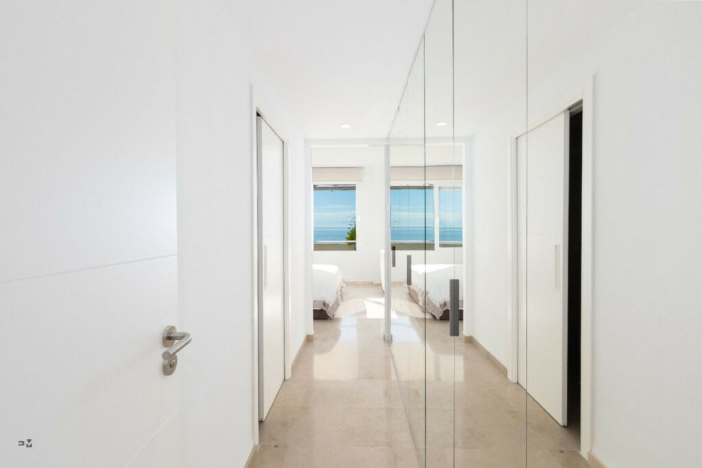 Middle Floor Apartment Estepona Málaga - image 15
