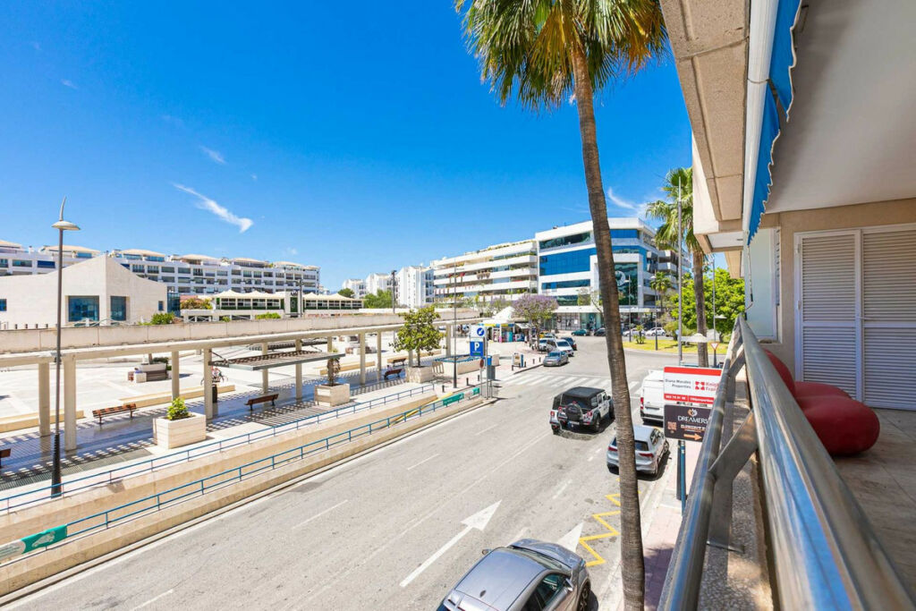 Middle Floor Apartment Puerto Banús Málaga - image 15